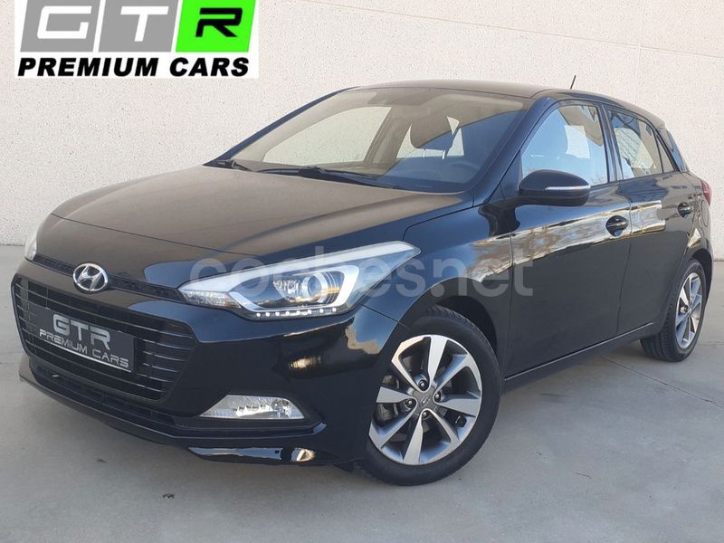 Negro Usado 2017 Hyundai i20 Berlina | 10.990 € (Precio justo) - Imagen 1/4