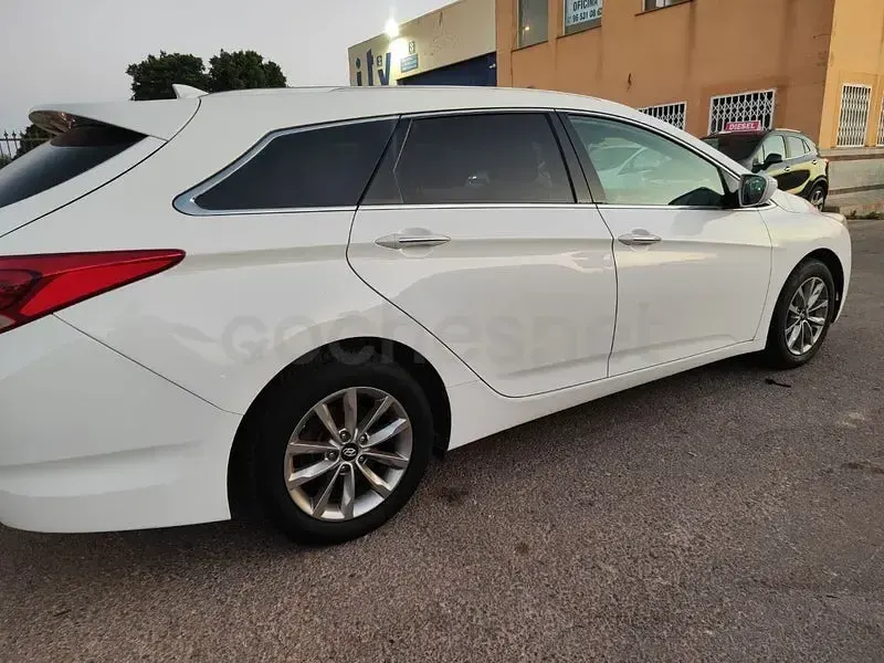 Usado Hyundai i40 115 CV (84 kW) 2016 Blanco Familiar