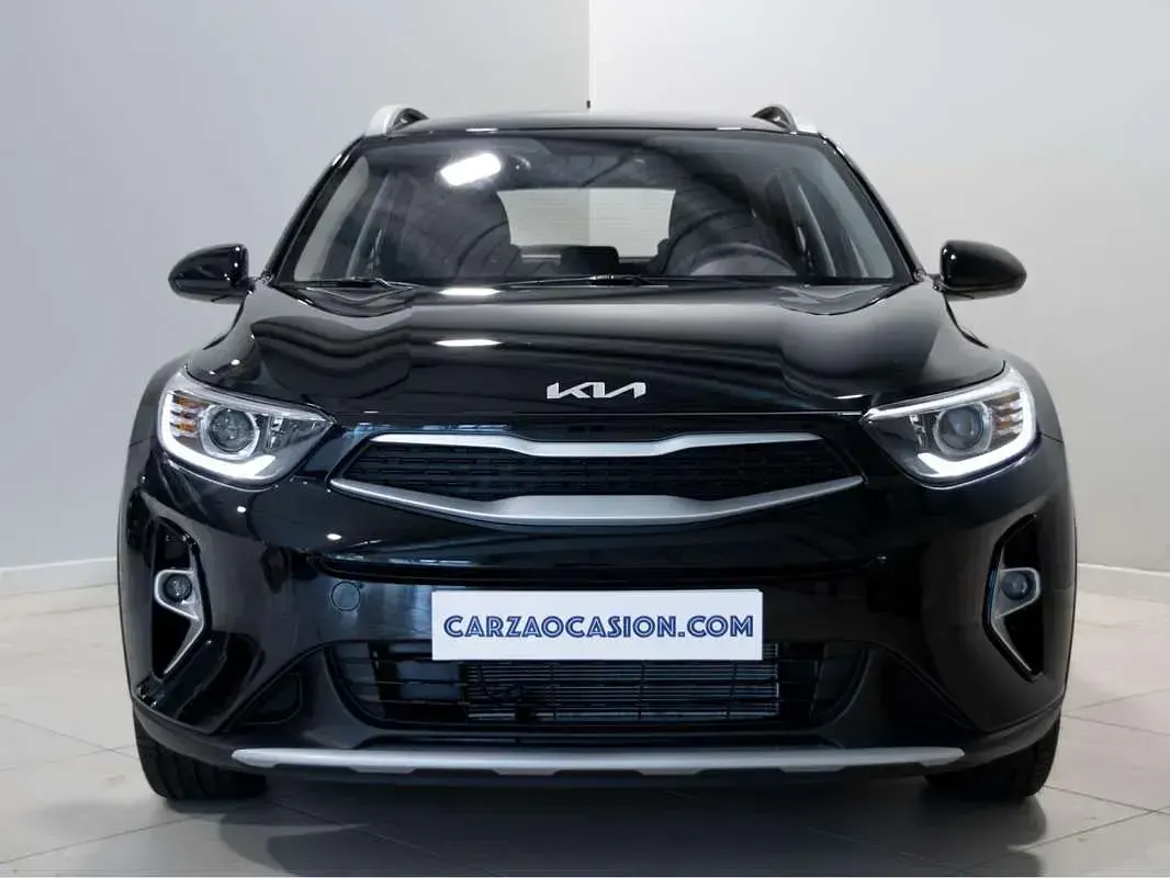 Usado Kia Stonic 101 CV (74 kW) 2023 Negro SUV