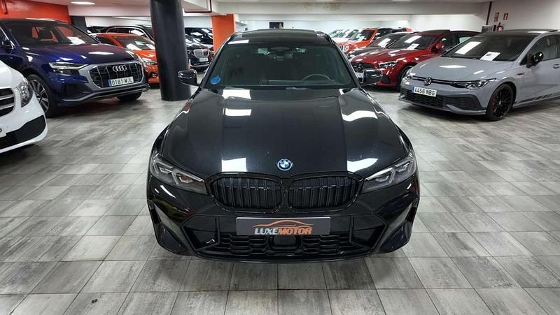 Usado BMW 330e M Sport 292 CV (214 kW) 2024 Negro Familiar