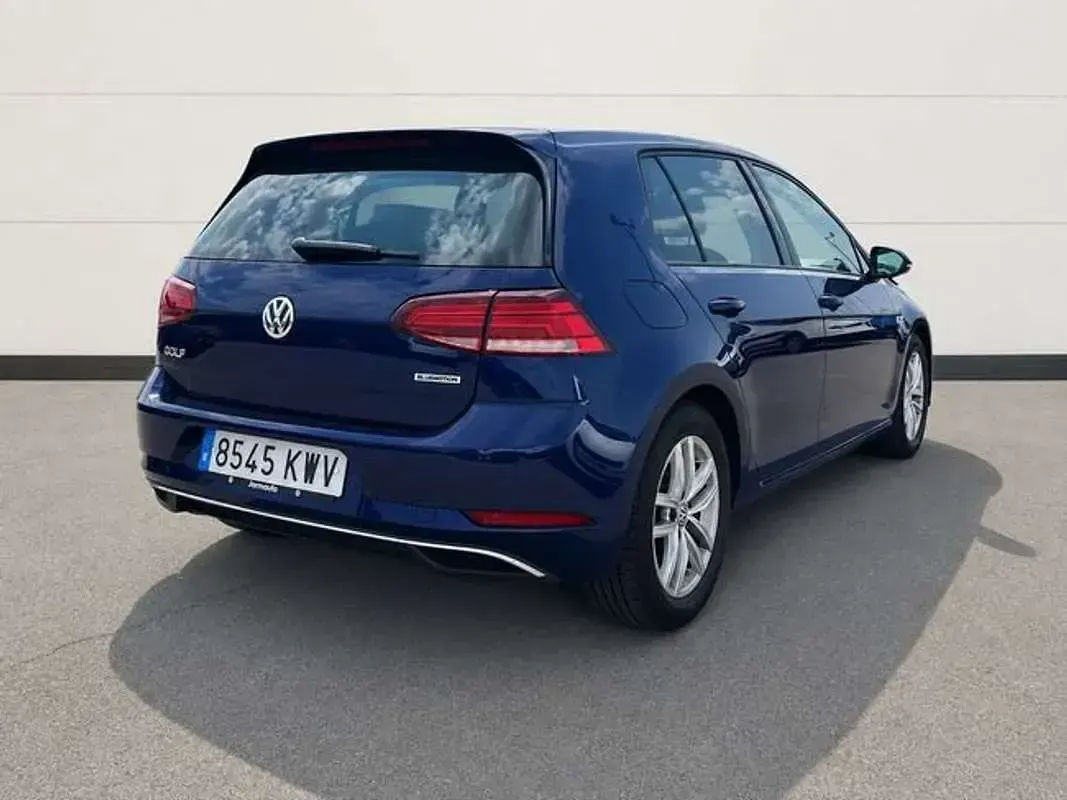 Usado VW Golf VII Advance 131 CV (96 kW) 2019 Azul Berlina