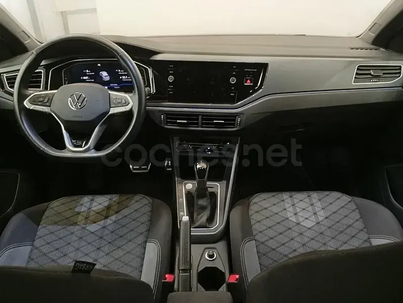 Usado VW Taigo R-line 116 CV (85 kW) 2025 Gris SUV