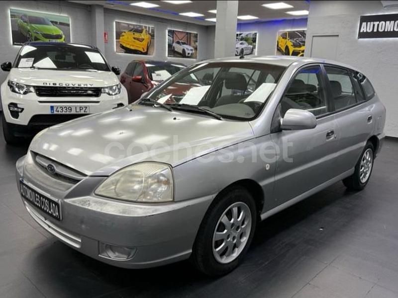 Gris / plata Usado 2003 Kia Rio Berlina | 2190 € - Imagen 1/4