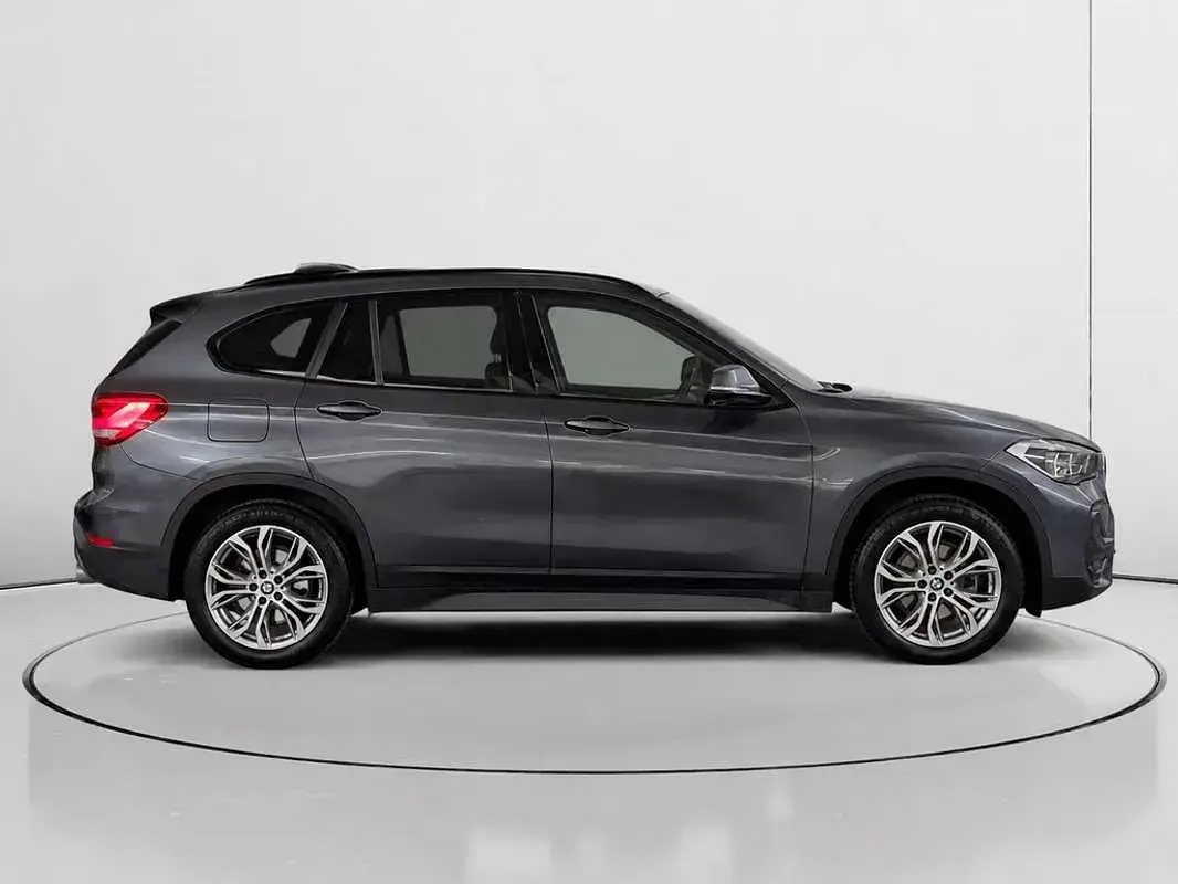 Usado BMW X1 Advantage 140 CV (102 kW) 2021 Gris SUV
