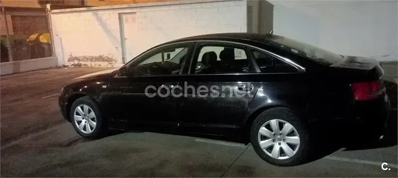 Usado Audi A6 170 CV (125 kW) 2005 Negro Familiar