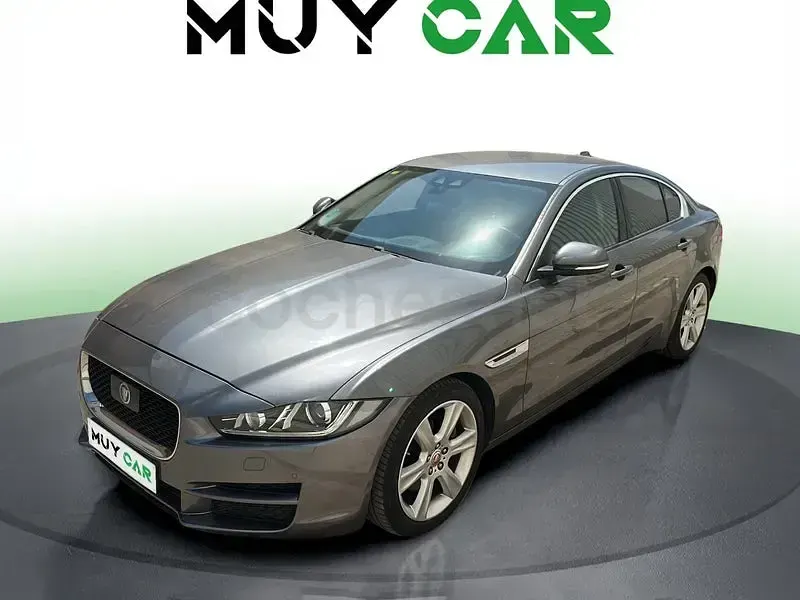 Usado Jaguar XE Pure 180 CV (132 kW) 2018 Gris Berlina