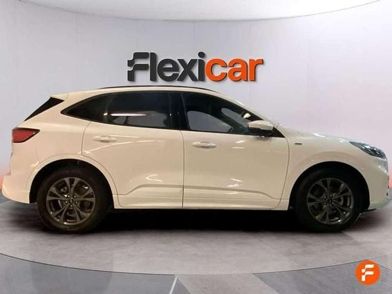 Usado Ford Kuga ST-Line 150 CV (110 kW) 2022 Blanco SUV