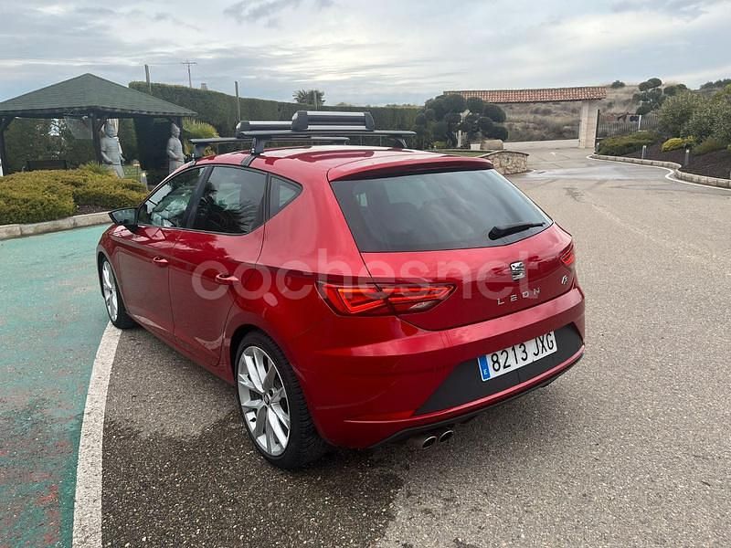 Käytetty Seat Leon FR 150 HP (110 kW) 2017 Punainen Sedan