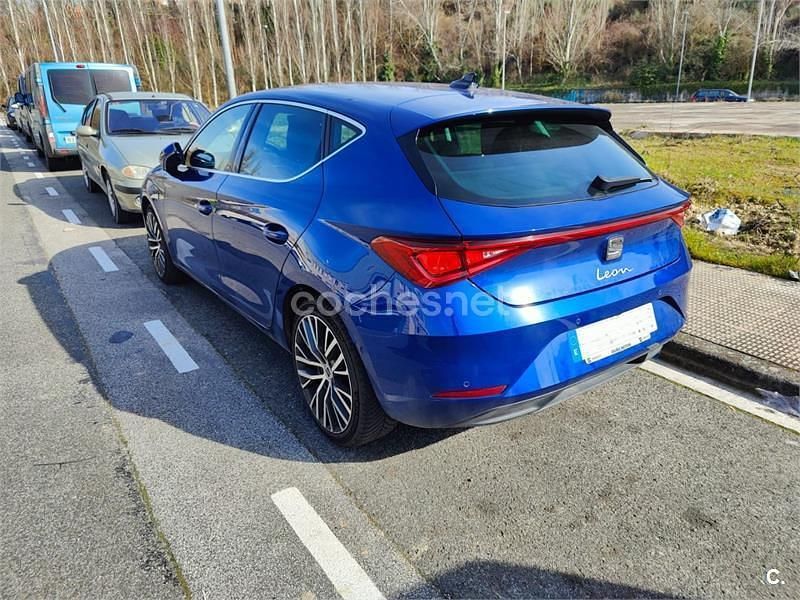 Usado Seat Leon XCELLENCE 150 CV (110 kW) 2021 Azul Berlina