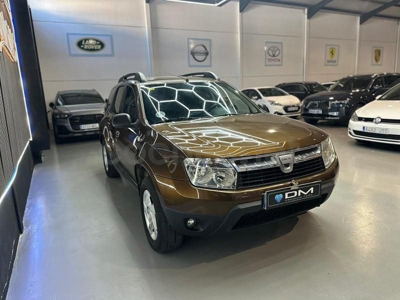 Usado Dacia Duster Ambiance 109 CV (80 kW) 2010 Marrón SUV