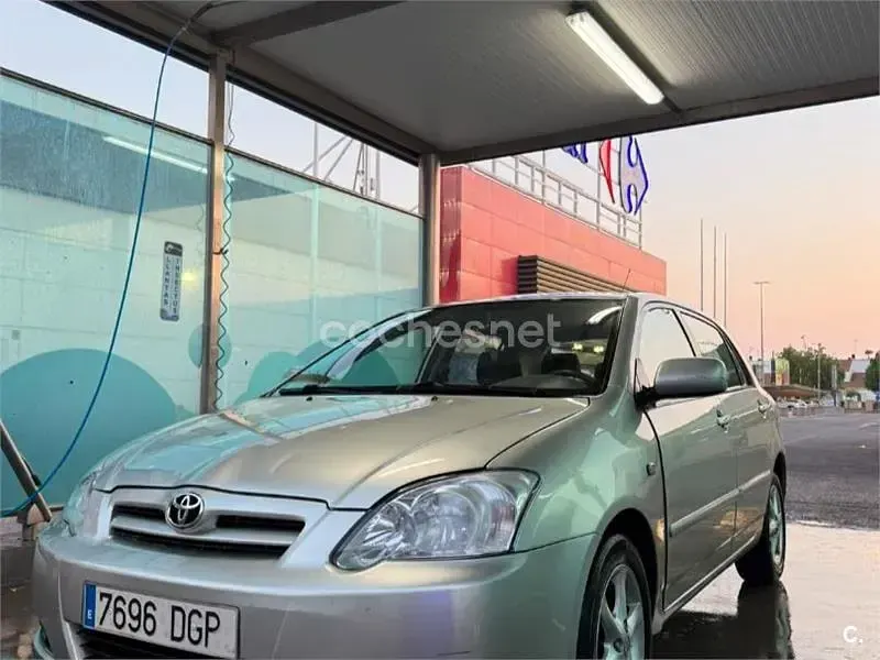 Usado Toyota Corolla Sol 116 CV (85 kW) 2005 Blanco Berlina
