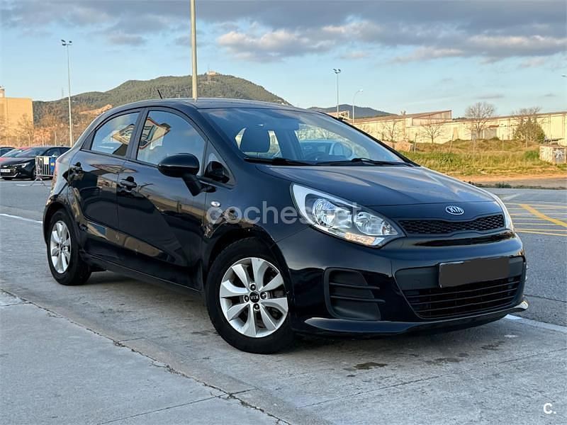 Negro Usado 2017 Kia Rio Berlina | 7290 € (Super precio) - Imagen 1/4