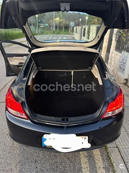 Usado Opel Insignia Edition 130 CV (95 kW) 2012 Gris / plata Berlina