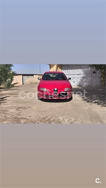 Rojo Usado 2004 Alfa Romeo 147 Distinctive Utilitario | 1700 € (Buen precio) - Imagen 1/1