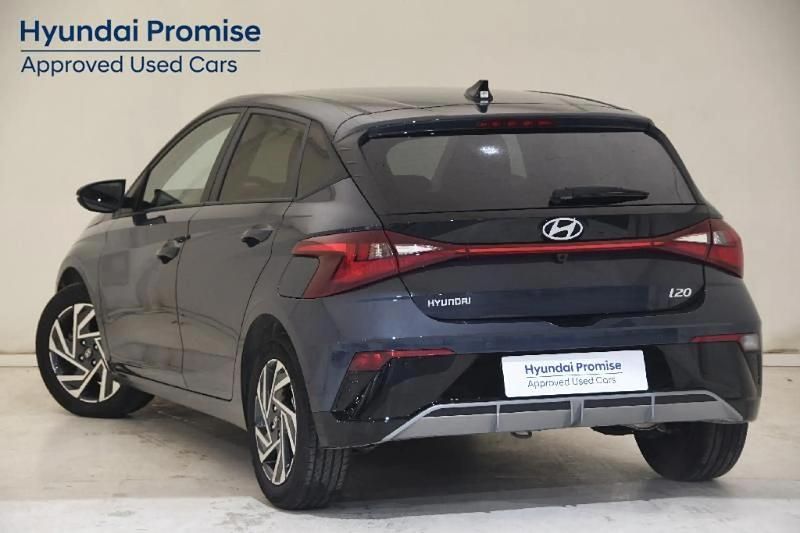 Usado Hyundai i20 100 CV (73 kW) 2025 Gris/plata Utilitario