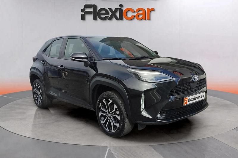 Negro Usado 2024 Toyota Yaris Hybrid Active | 19.490 € (Super precio) - Imagen 1/4