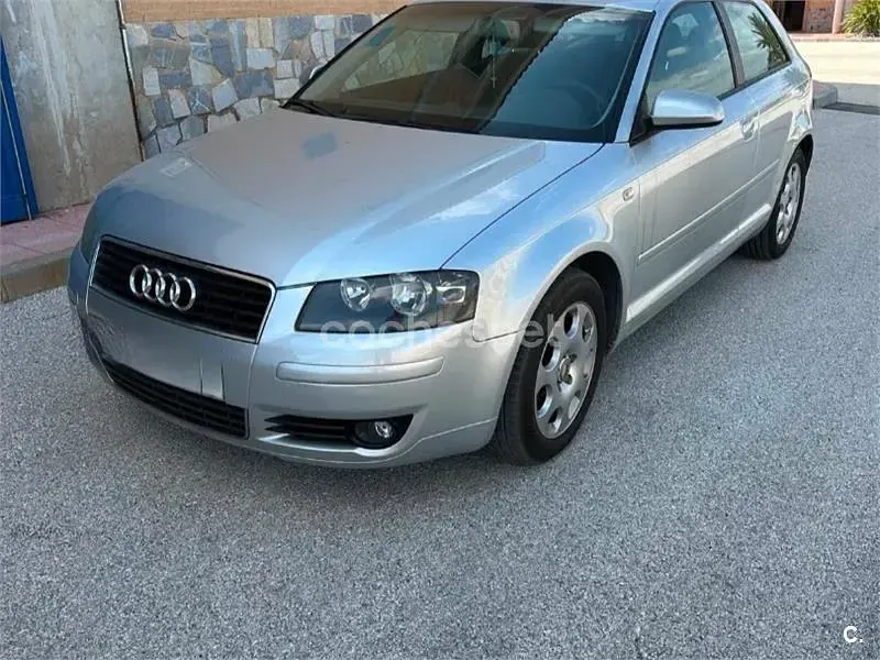 Usado Audi A3 Ambition 140 CV (102 kW) 2003 Gris / plata Utilitario