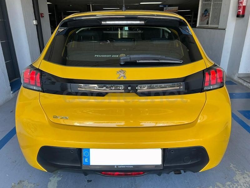 Usado Peugeot 208 Active 75 CV (55 kW) 2021 Naranja Utilitario