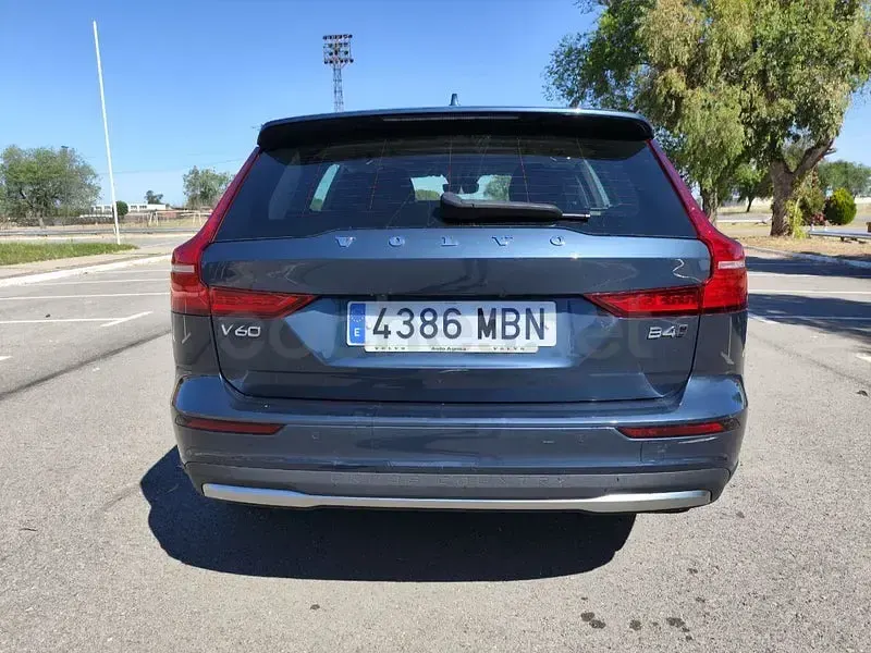 Usado Volvo V60 CC Ultimate 197 CV (144 kW) 2023 Azul Familiar