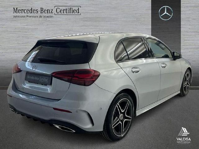 Usado Mercedes A200 AMG line 150 CV (110 kW) 2024 Plata hightech Berlina