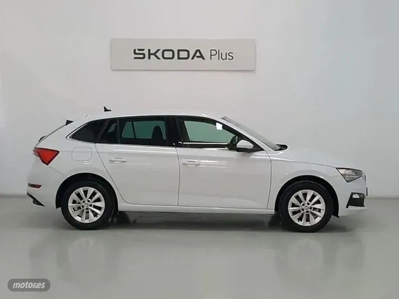 Nuevo Skoda Scala Selection 115 CV (84 kW) 2026 Blanco Utilitario