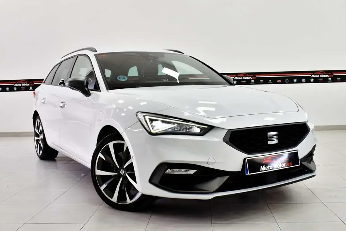 Usado Seat Leon ST FR 150 CV (110 kW) 2021 Blanco Familiar