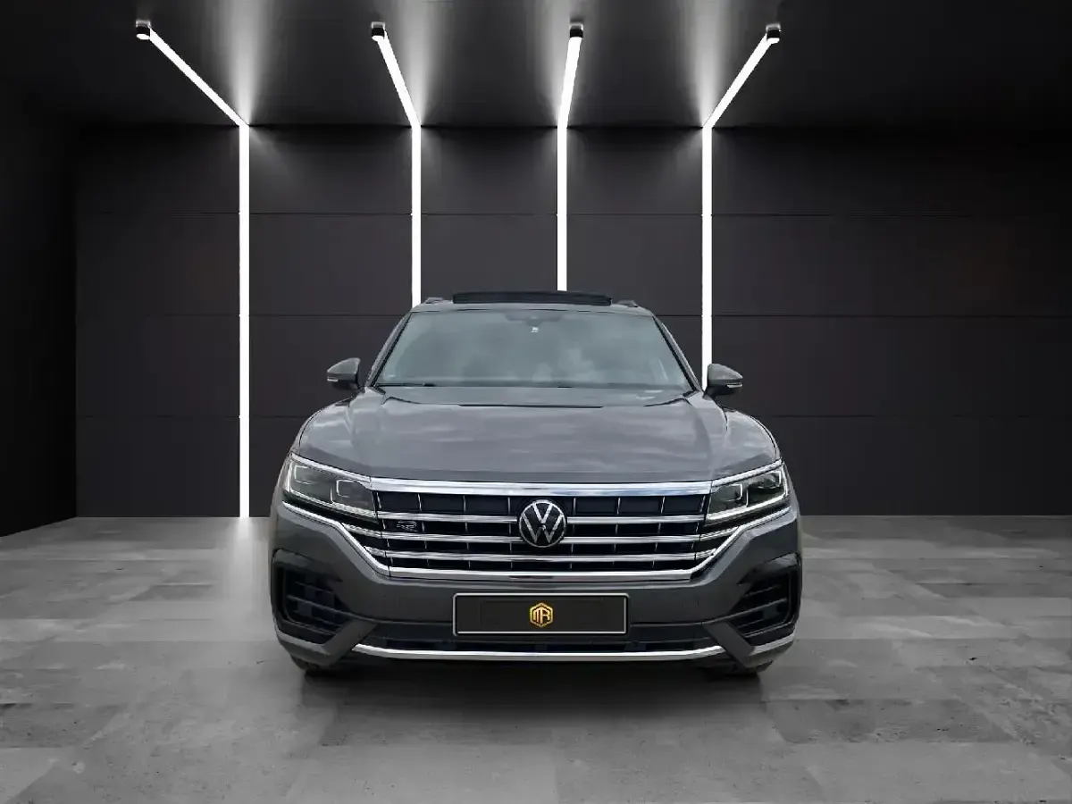 Usado VW Touareg R-line 286 CV (210 kW) 2023 Gris SUV