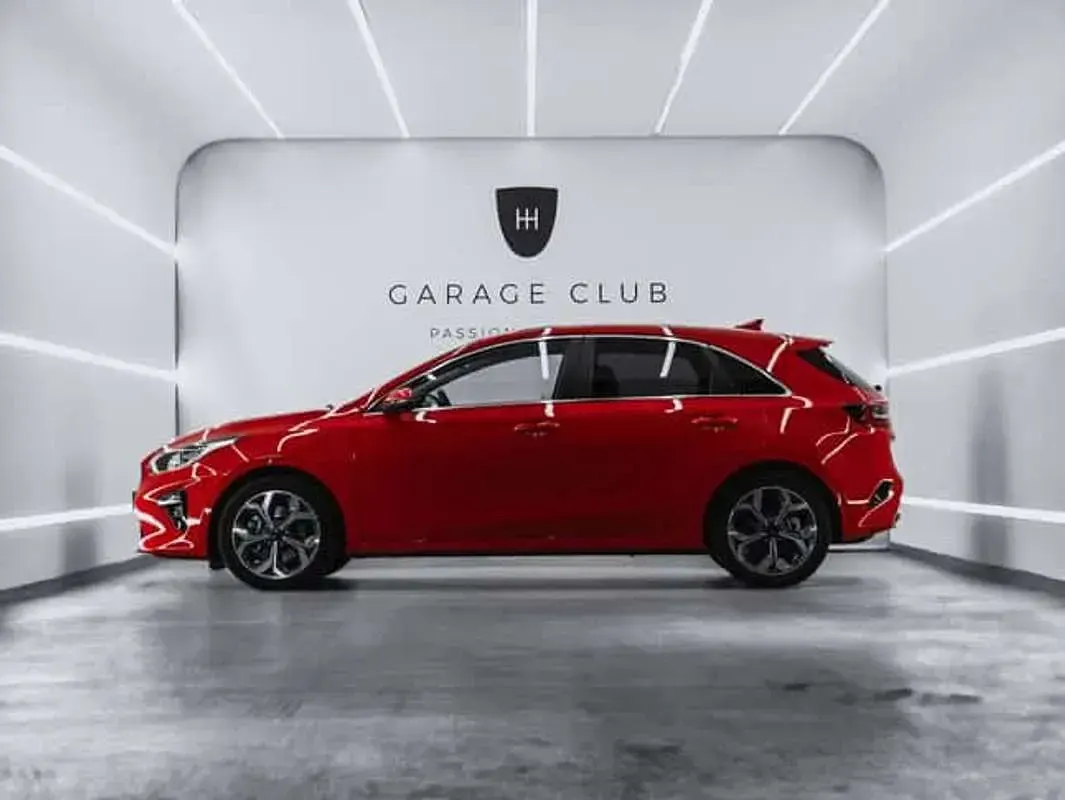 Usado Kia Ceed 116 CV (85 kW) 2019 Rojo Utilitario