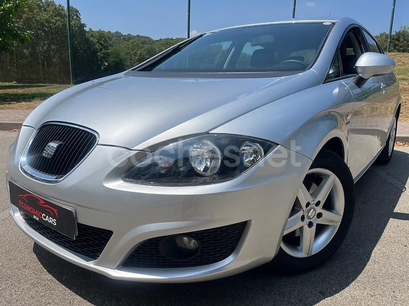 Gris / plata Usado 2010 Seat Leon Reference Berlina | 6990 € (Precio justo) - Imagen 1/4