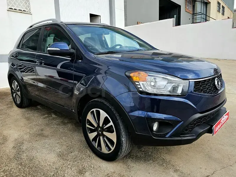 Usado SsangYong Korando Limited 149 CV (109 kW) 2014 Azul SUV
