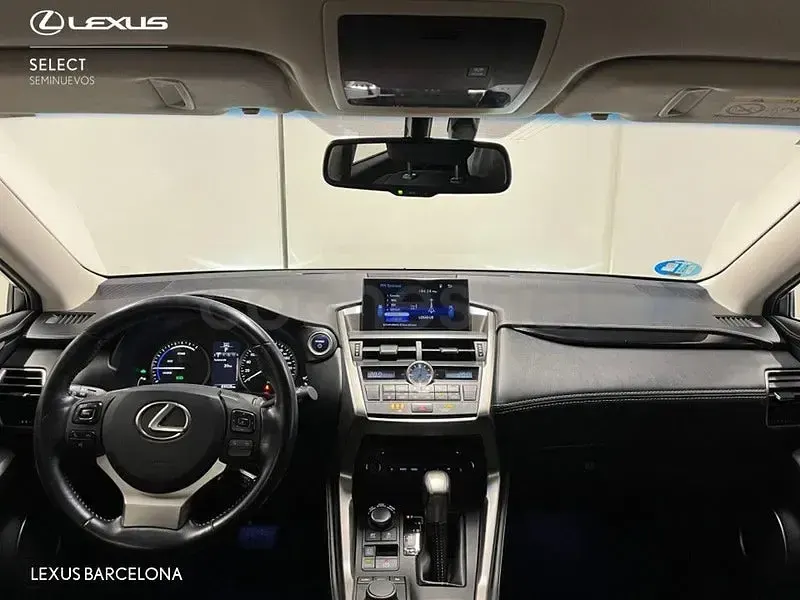 Usado Lexus NX300h 197 CV (144 kW) 2015 Gris / plata SUV