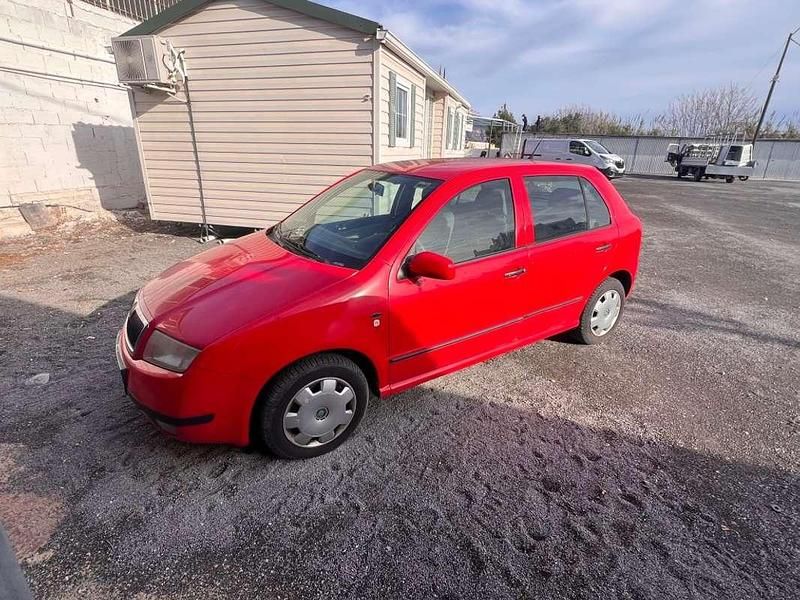 Rojo Usado 2000 Skoda Fabia Elegance Utilitario | 4990 € (Caro) - Imagen 1/2