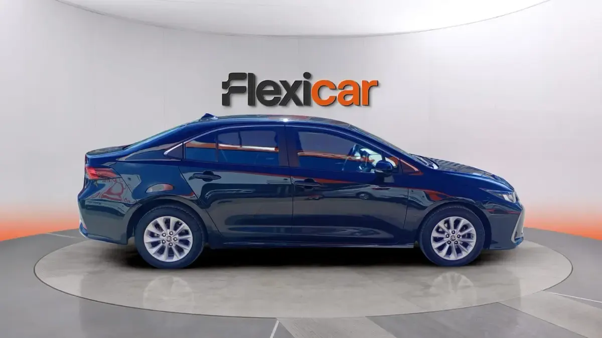 Usado Toyota Corolla Active 140 CV (102 kW) 2023 Negro Berlina