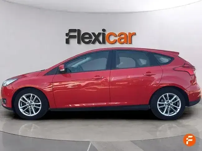 Usado Ford Focus Trend 125 CV (91 kW) 2018 Rojo Berlina