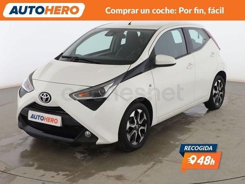 Usado Toyota Aygo X-play 72 CV (52 kW) 2019 Blanco Utilitario