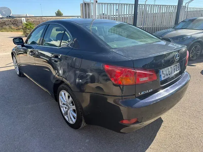 Usado Lexus IS220d Sport Line 177 CV (130 kW) 2008 Azul Berlina