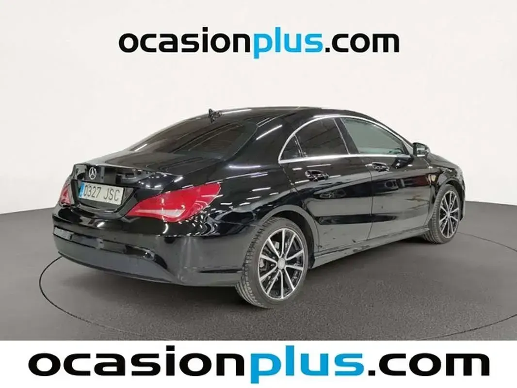 Usado Mercedes CLA200 136 CV (100 kW) 2016 Negro Coupe