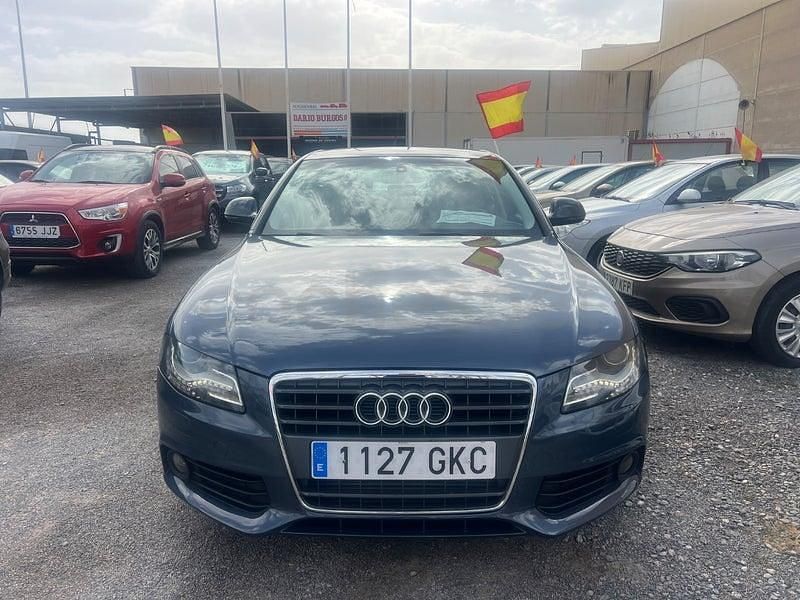 Usado Audi A4 143 HP (105 kW) 2009 Cinzento Sedan