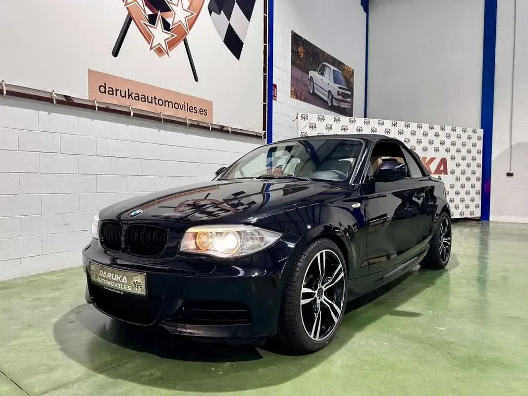 Käytetty BMW 135 Cabriolet 306 HP (225 kW) 2011 Musta Avoauto