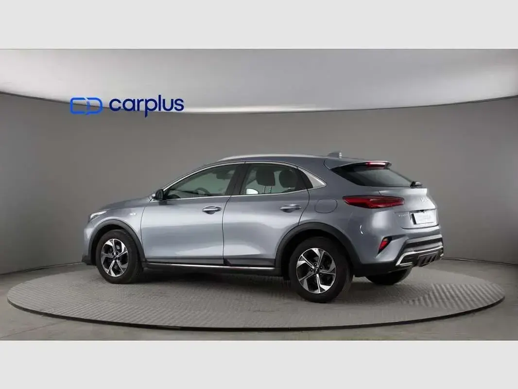 Usado Kia XCeed 120 CV (88 kW) 2022 Plateado SUV