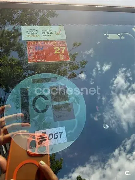Usado Toyota Yaris Active 99 CV (72 kW) 2015 Blanco Utilitario