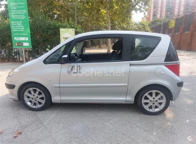 Usado Peugeot 1007 110 CV (80 kW) 2008 Gris / plata Monovolumen