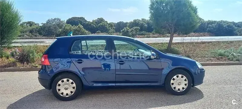 Usado VW Golf IV 102 CV (75 kW) 2006 Azul Berlina
