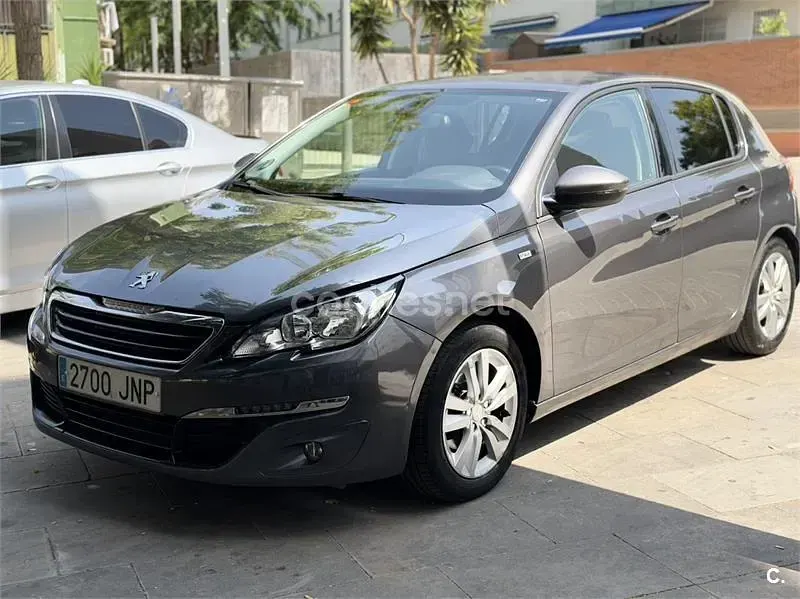 Usado Peugeot 308 Allure 130 CV (95 kW) 2017 Gris / plata Berlina