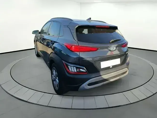 Usado Hyundai Kona 121 CV (88 kW) 2022 Gris SUV