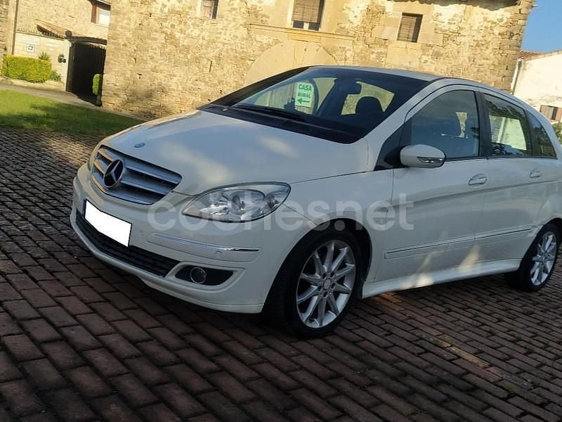 Usado Mercedes B200 140 CV (102 kW) 2008 Blanco Monovolumen