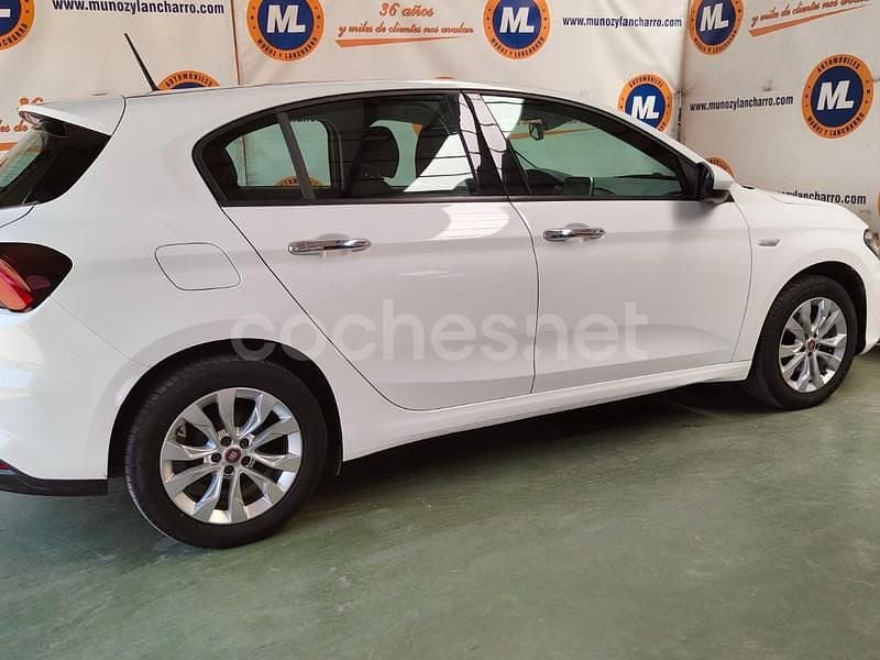 Usado Fiat Tipo Lounge 95 CV (69 kW) 2019 Blanco Berlina