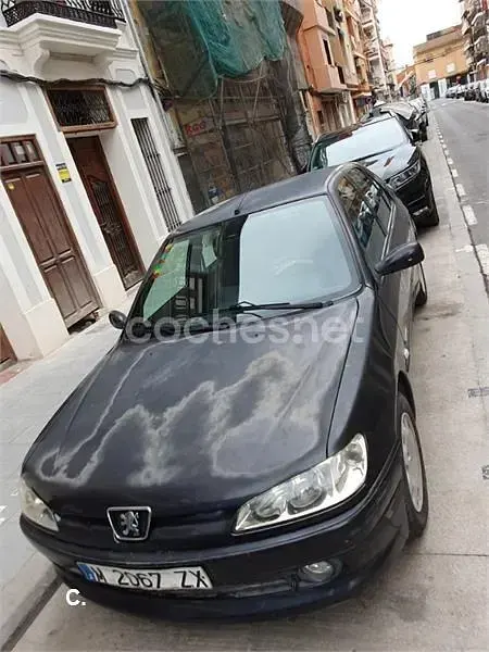Usado Peugeot 306 90 CV (66 kW) 2000 Negro Familiar