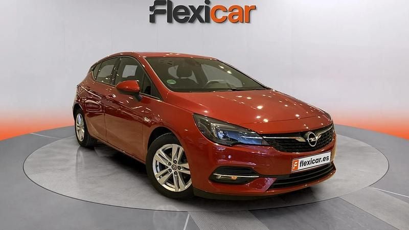 Usado Opel Astra Business Elegance 145 CV (106 kW) 2020 Rojo Familiar