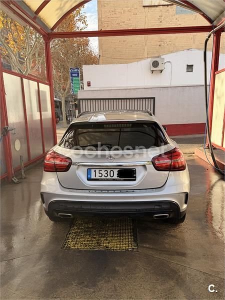 Usado Mercedes GLA180 122 CV (89 kW) 2017 Gris / plata SUV